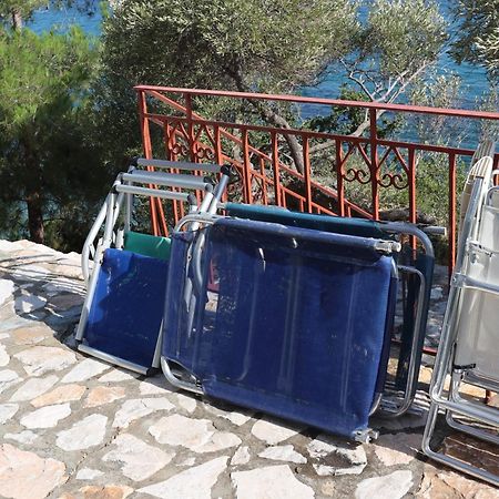 Δωμάτια Κόκκινος Πύργος Plomari Ngoại thất bức ảnh
