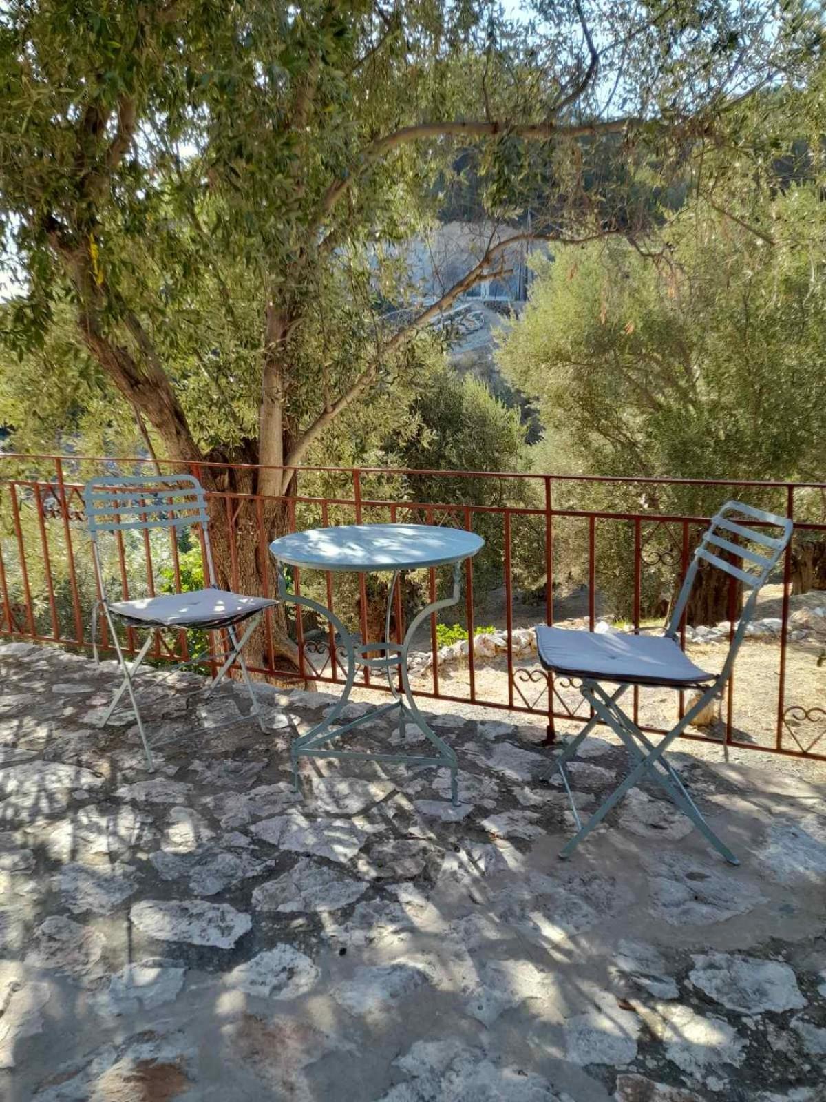 Δωμάτια Κόκκινος Πύργος Plomari Ngoại thất bức ảnh