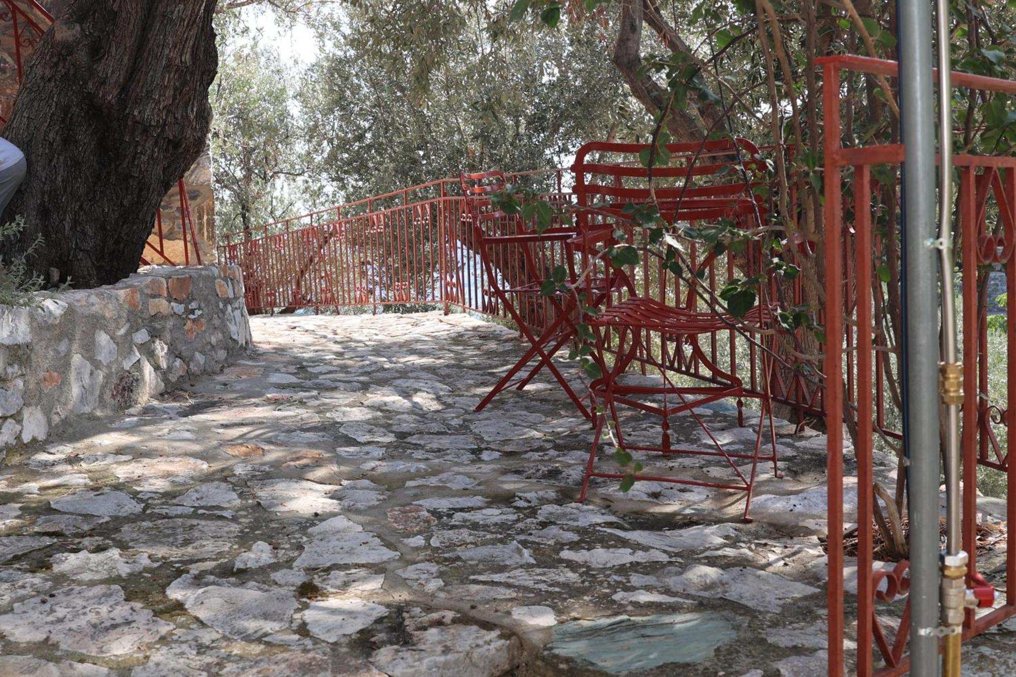 Δωμάτια Κόκκινος Πύργος Plomari Ngoại thất bức ảnh