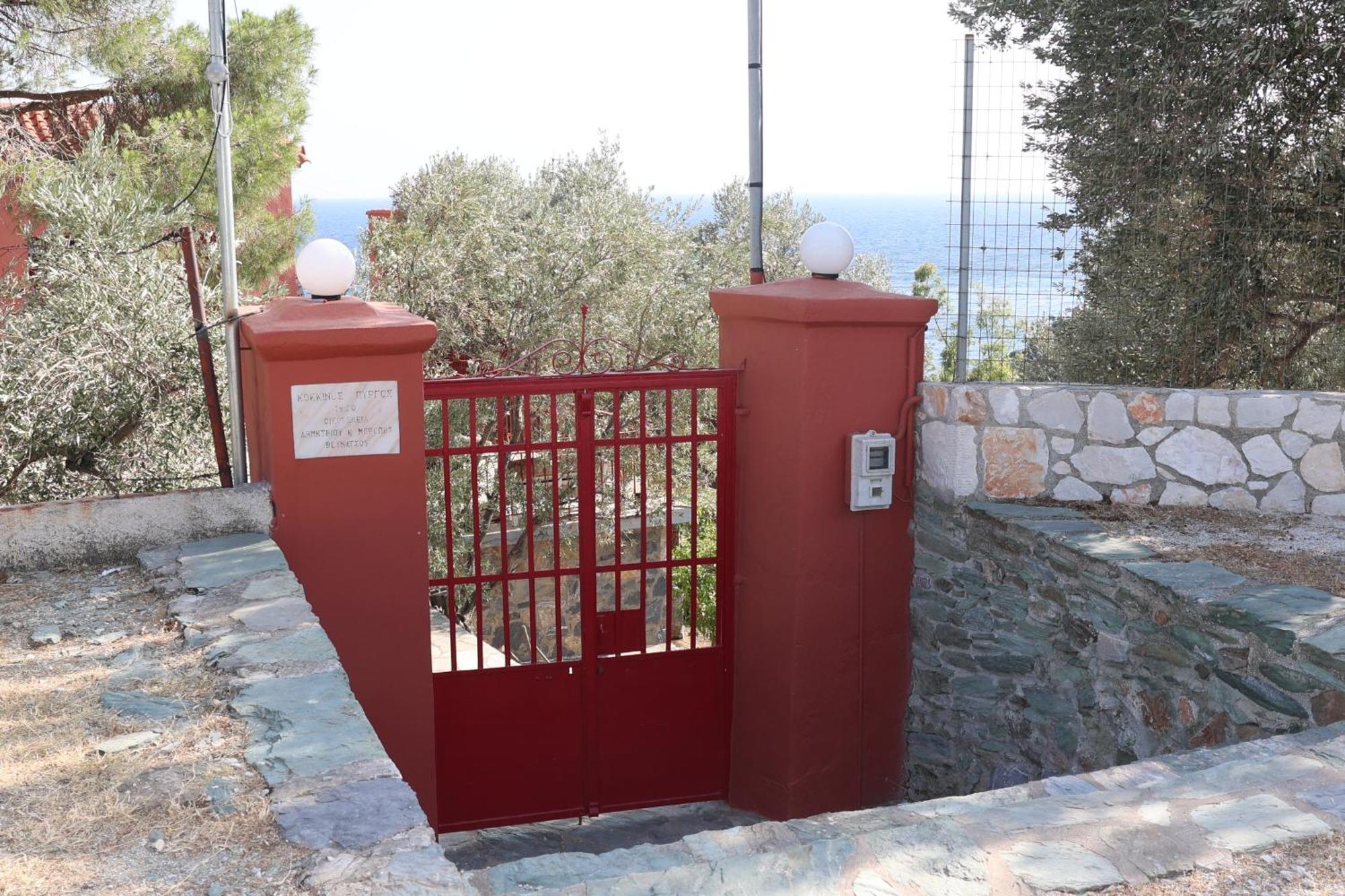 Δωμάτια Κόκκινος Πύργος Plomari Ngoại thất bức ảnh