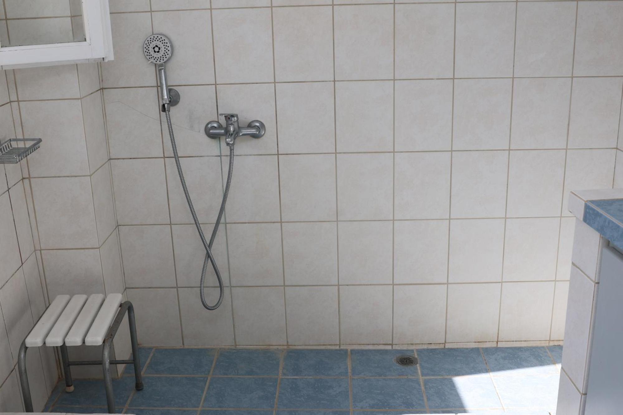 Δωμάτια Κόκκινος Πύργος Plomari Ngoại thất bức ảnh