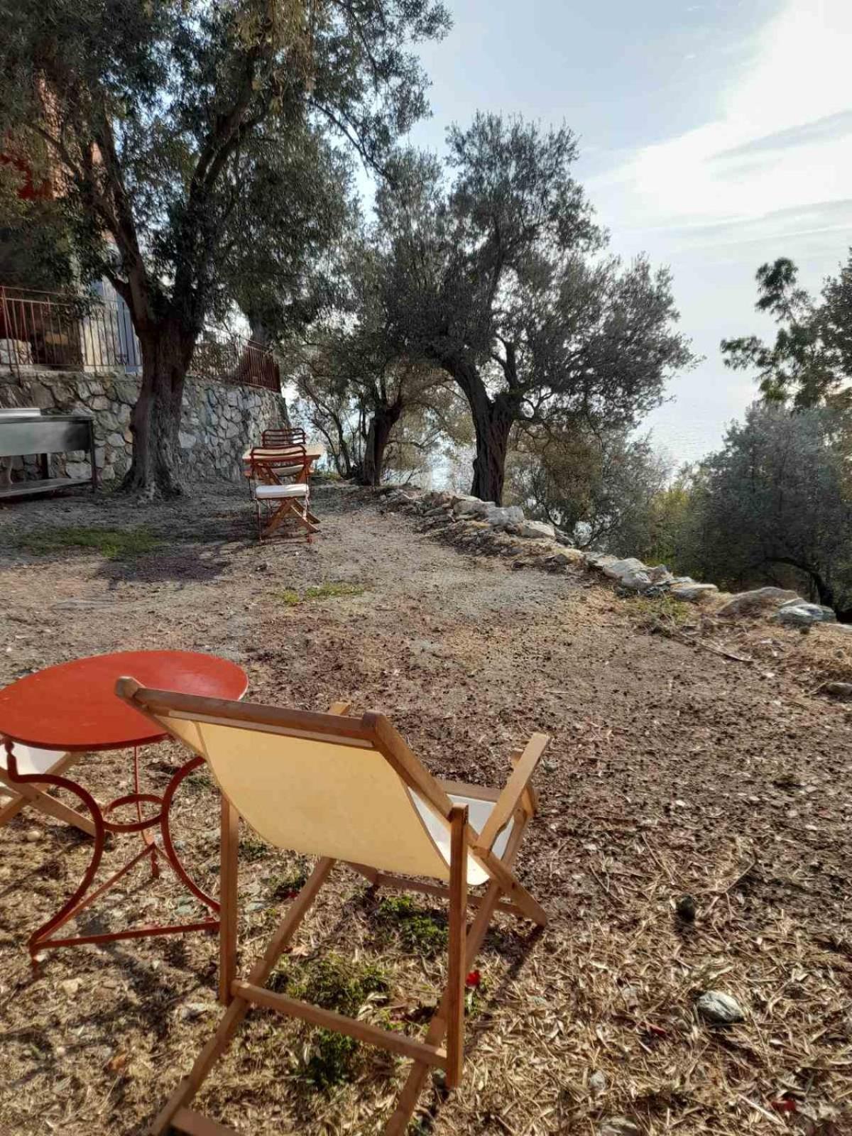 Δωμάτια Κόκκινος Πύργος Plomari Ngoại thất bức ảnh